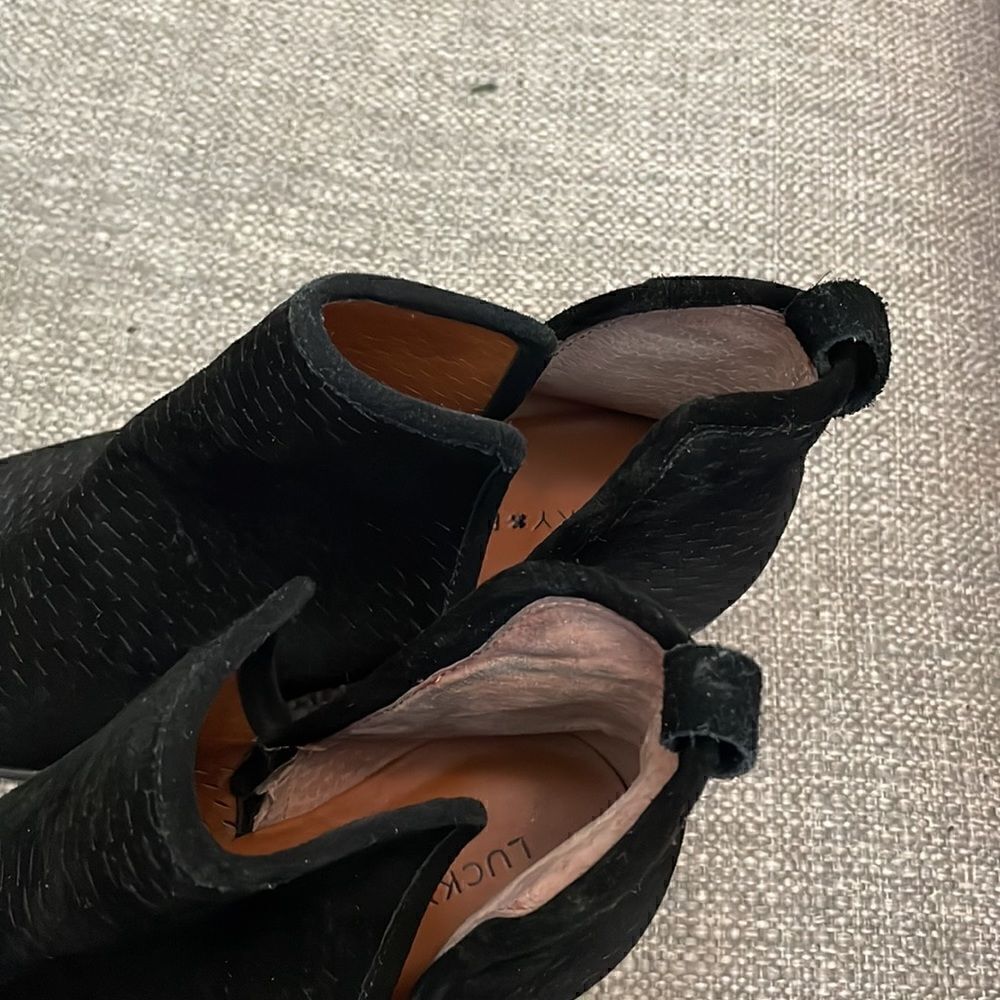 Lucky Brand Black booties  Size 10/42 get ready for Back to school and Fall - Picture 11 of 11